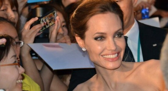 Angelina Jolie Siap Sutradarai Film ke-4 Africa