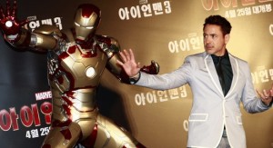 Robert Downey Jr Main di Iron Man 4 dan Sherlock Holmes 3