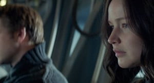 Seragam J-Law di trailer The Hunger Games Mockingjay Part 1 Seragam J-Law di trailer The Hunger Games Mockingjay Part 1