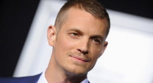 Joel Kinnaman Gantikan Tom Hardy Sebagai Rick Flagg Di Suicide Squad?